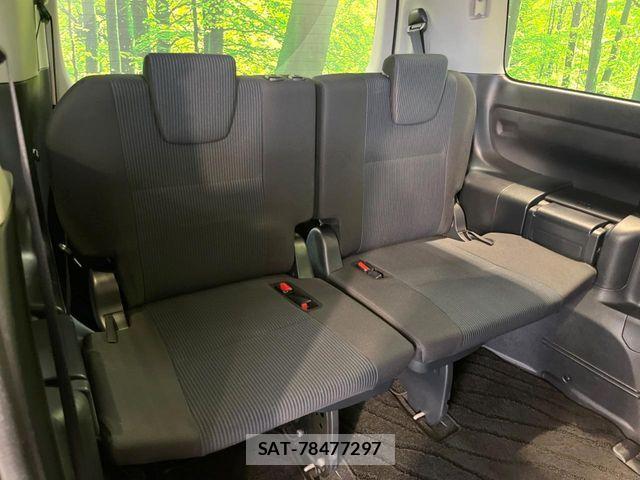 Toyota NOAH 2017-08 7251746-9