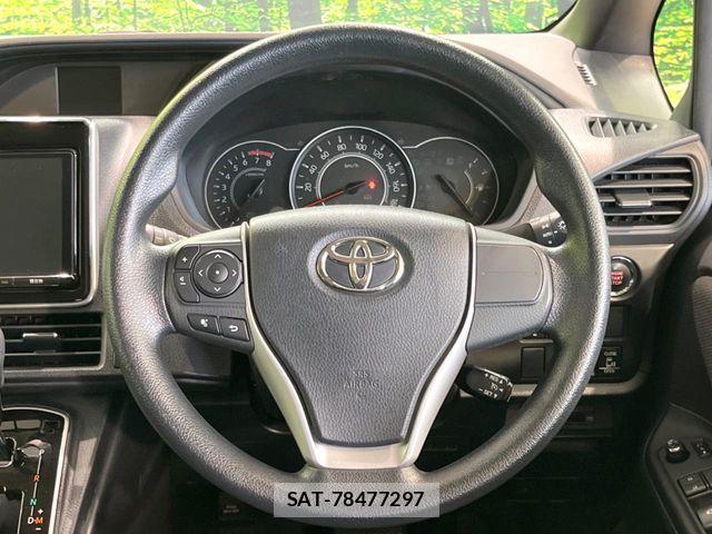 Toyota NOAH 2017-08 7251746-11