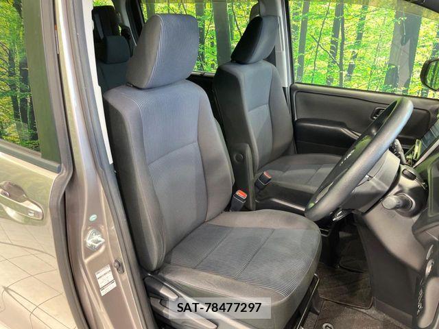 Toyota NOAH 2017-08 7251746-7