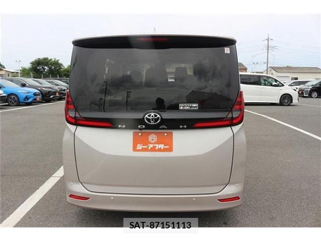 Toyota NOAH 2023-07 7251750-11