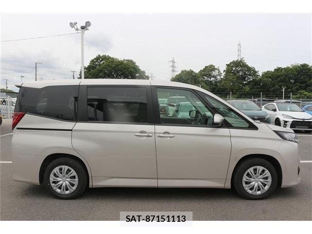 Toyota NOAH 2023-07 7251750-13