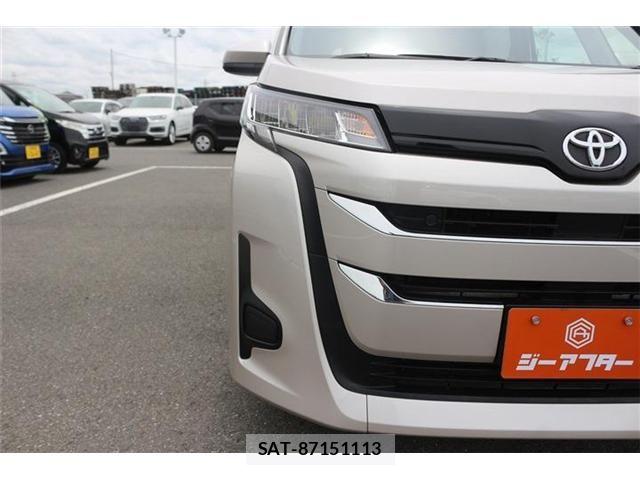 Toyota NOAH 2023-07 7251750-20