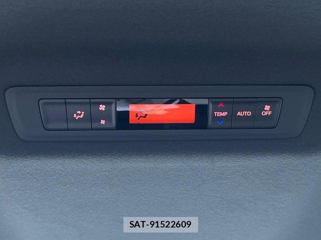 Toyota NOAH 2018-11 7251743-7