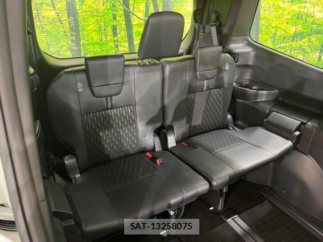 Toyota NOAH 2023-02 7251738-9