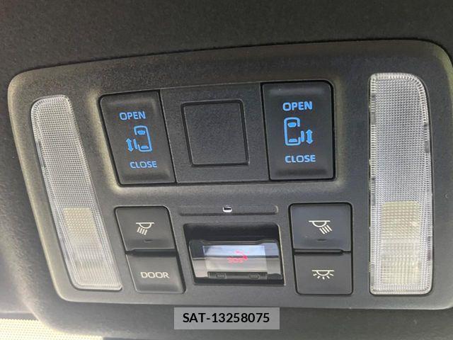 Toyota NOAH 2023-02 7251738-4
