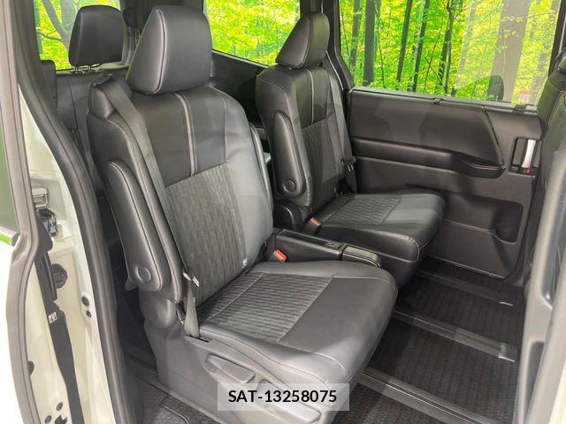 Toyota NOAH 2023-02 7251738-8