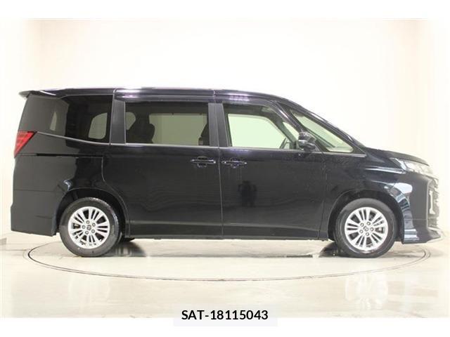 Toyota NOAH 2022-04 7250139-12