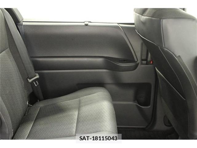 Toyota NOAH 2022-04 7250139-29
