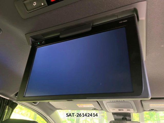 Toyota NOAH 2018-02 7250344-2
