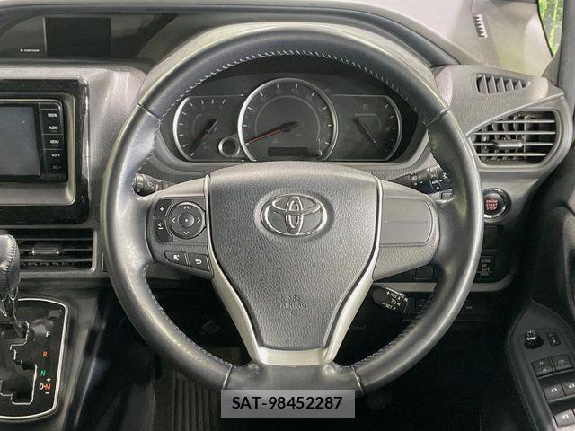 Toyota NOAH 2016-09 7250376-11