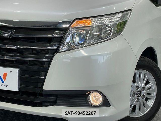 Toyota NOAH 2016-09 7250376-12
