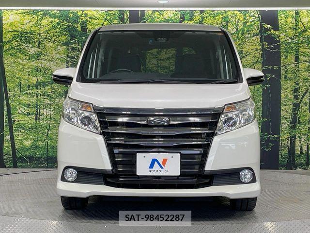 Toyota NOAH 2016-09 7250376-14