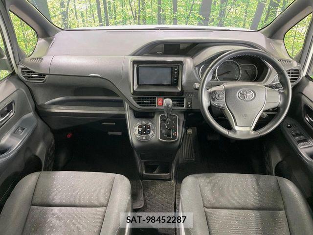 Toyota NOAH 2016-09 7250376-1