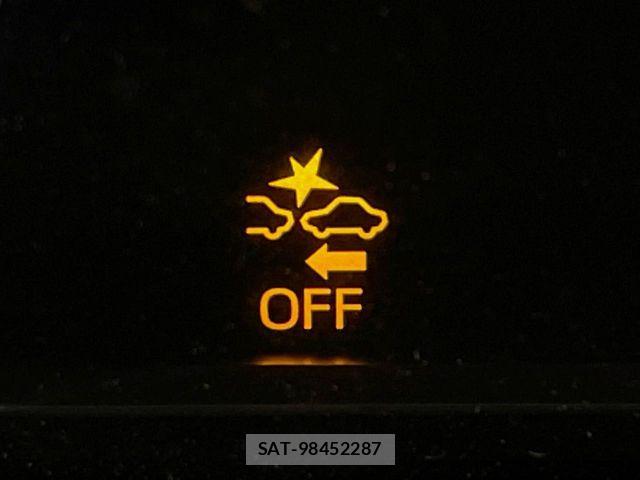 Toyota NOAH 2016-09 7250376-5