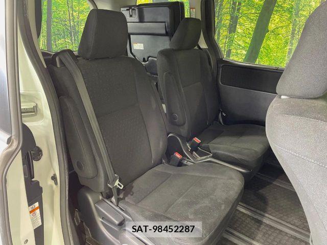 Toyota NOAH 2016-09 7250376-8