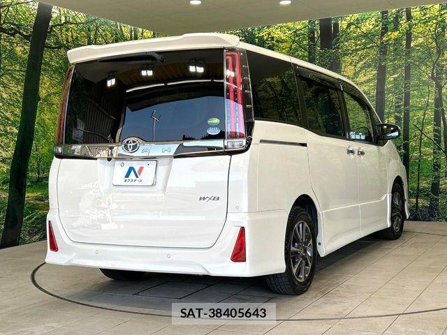 Toyota NOAH 2019-07 7250043-17