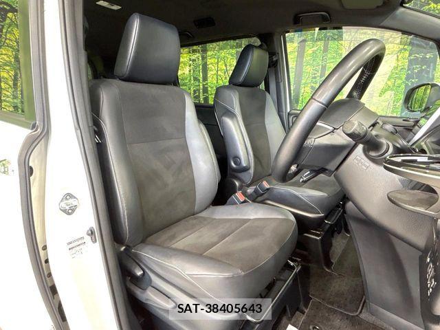 Toyota NOAH 2019-07 7250043-7