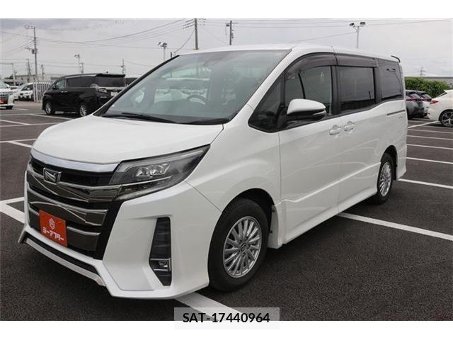 Toyota NOAH 2017-07 7251748-8