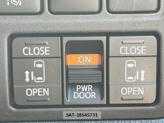 Toyota NOAH 2020-11 7251744-5