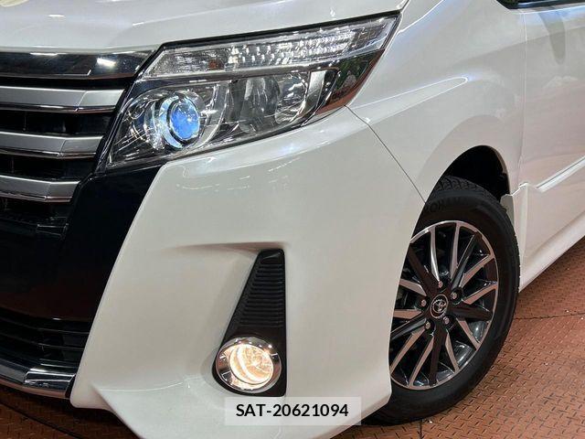 Toyota NOAH 2017-06 7251742-12