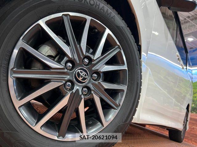 Toyota NOAH 2017-06 7251742-13