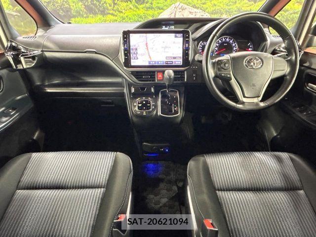 Toyota NOAH 2017-06 7251742-1