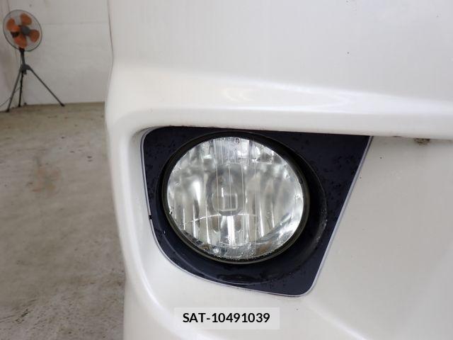 Toyota NOAH 2004-07 7272517-9