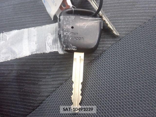 Toyota NOAH 2004-07 7272517-26