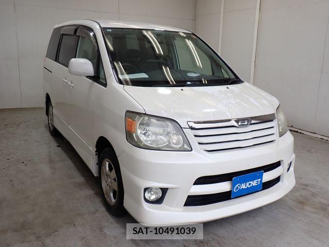 Toyota NOAH 2004-07 7272517-3