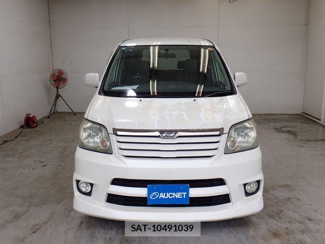 Toyota NOAH 2004-07 7272517-4