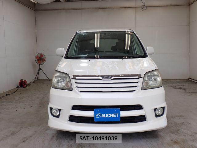 Toyota NOAH 2004-07 7272517-5