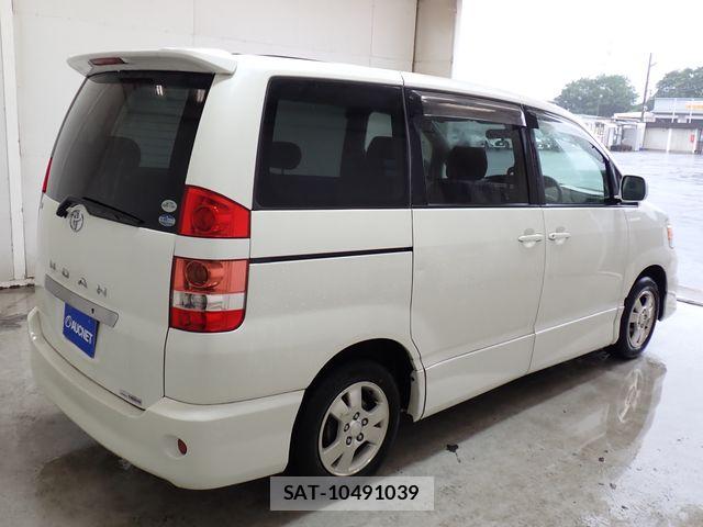Toyota NOAH 2004-07 7272517-7