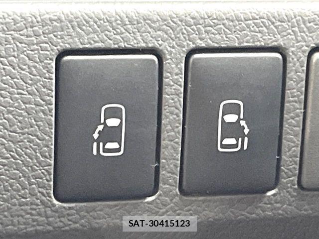 Toyota NOAH 2009-09 7271375-4