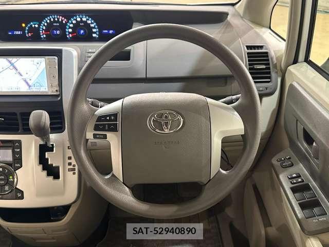 Toyota NOAH 2010-05 7271378-9