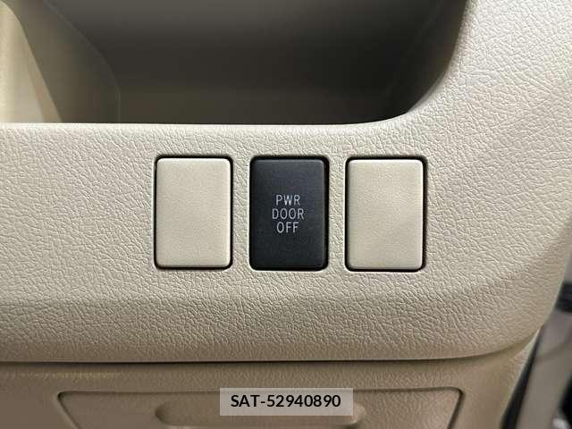 Toyota NOAH 2010-05 7271378-12
