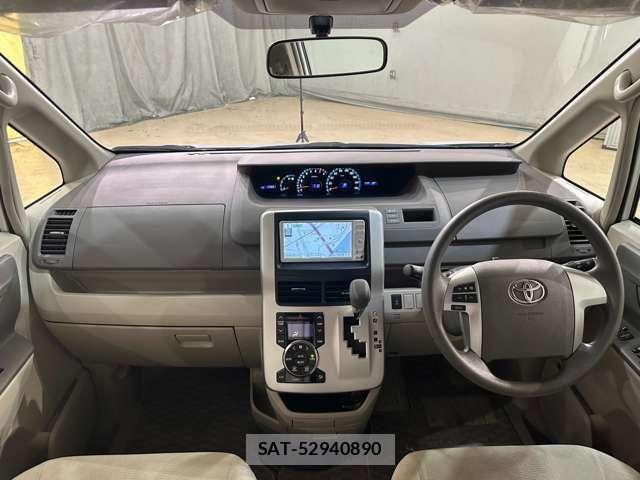 Toyota NOAH 2010-05 7271378-15