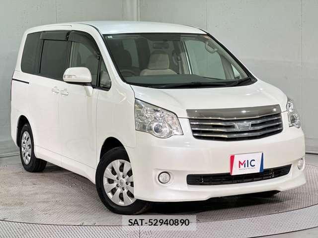 Toyota NOAH 2010-05 7271378-1
