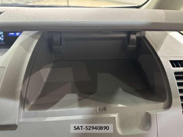 Toyota NOAH 2010-05 7271378-22