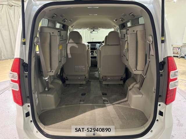 Toyota NOAH 2010-05 7271378-28