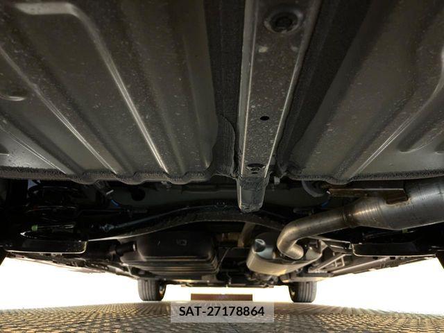 Toyota NOAH 2025-03 7272516-18