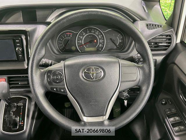 Toyota NOAH 2017-09 7271370-11