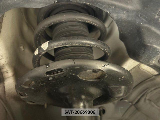 Toyota NOAH 2017-09 7271370-19