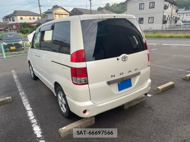 Toyota NOAH 2005-09 7272515-9