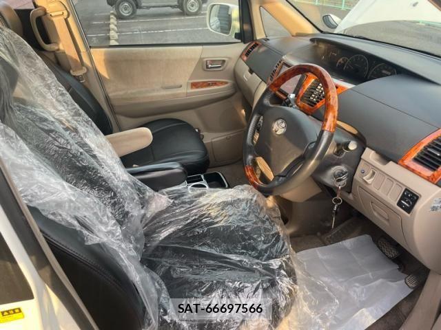 Toyota NOAH 2005-09 7272515-13