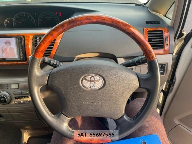 Toyota NOAH 2005-09 7272515-16