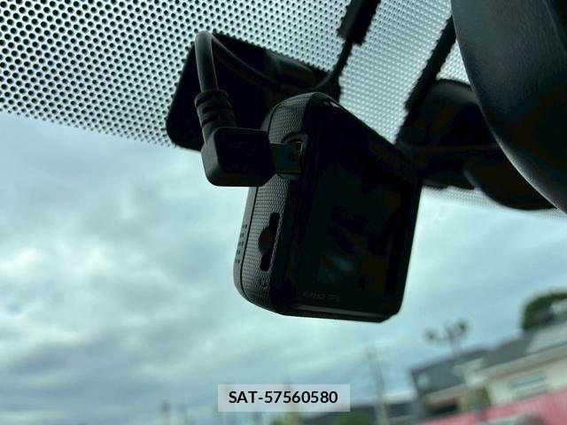Toyota NOAH 2014-02 7328923-12