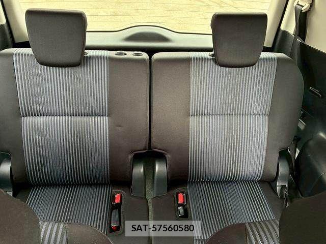 Toyota NOAH 2014-02 7328923-18