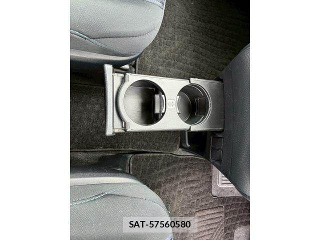 Toyota NOAH 2014-02 7328923-26