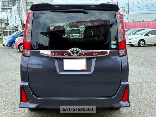 Toyota NOAH 2014-02 7328923-6
