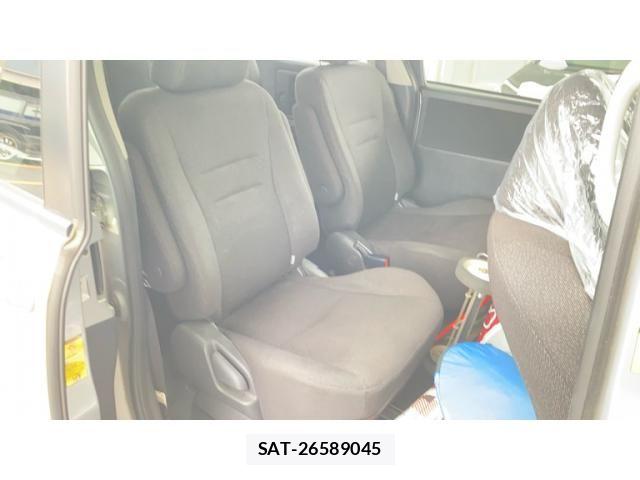 Toyota NOAH 2012-11 7328927-11